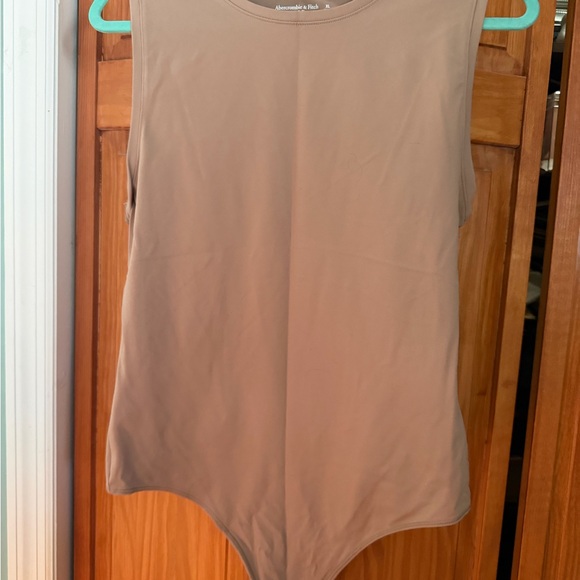 NWT Abercrombie & Fitch Beige Bodysuit - Picture 2 of 4